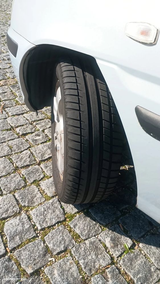 Hyundai Matrix 1.5 CRDi GLS - 9