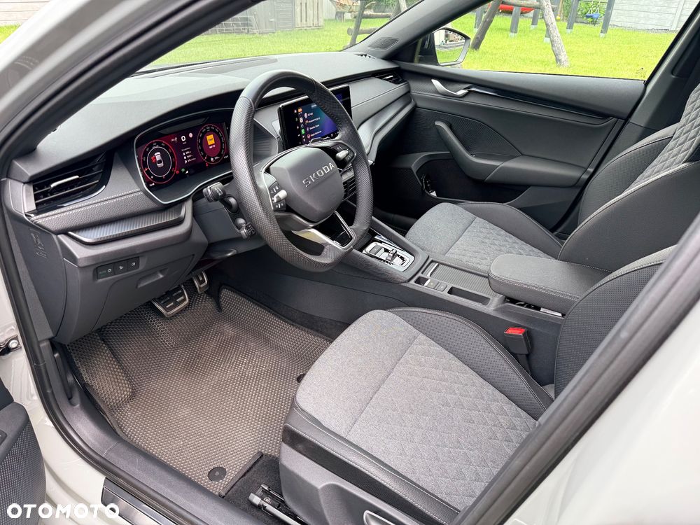 Skoda Octavia 2.0 TDI Sportline DSG - 24