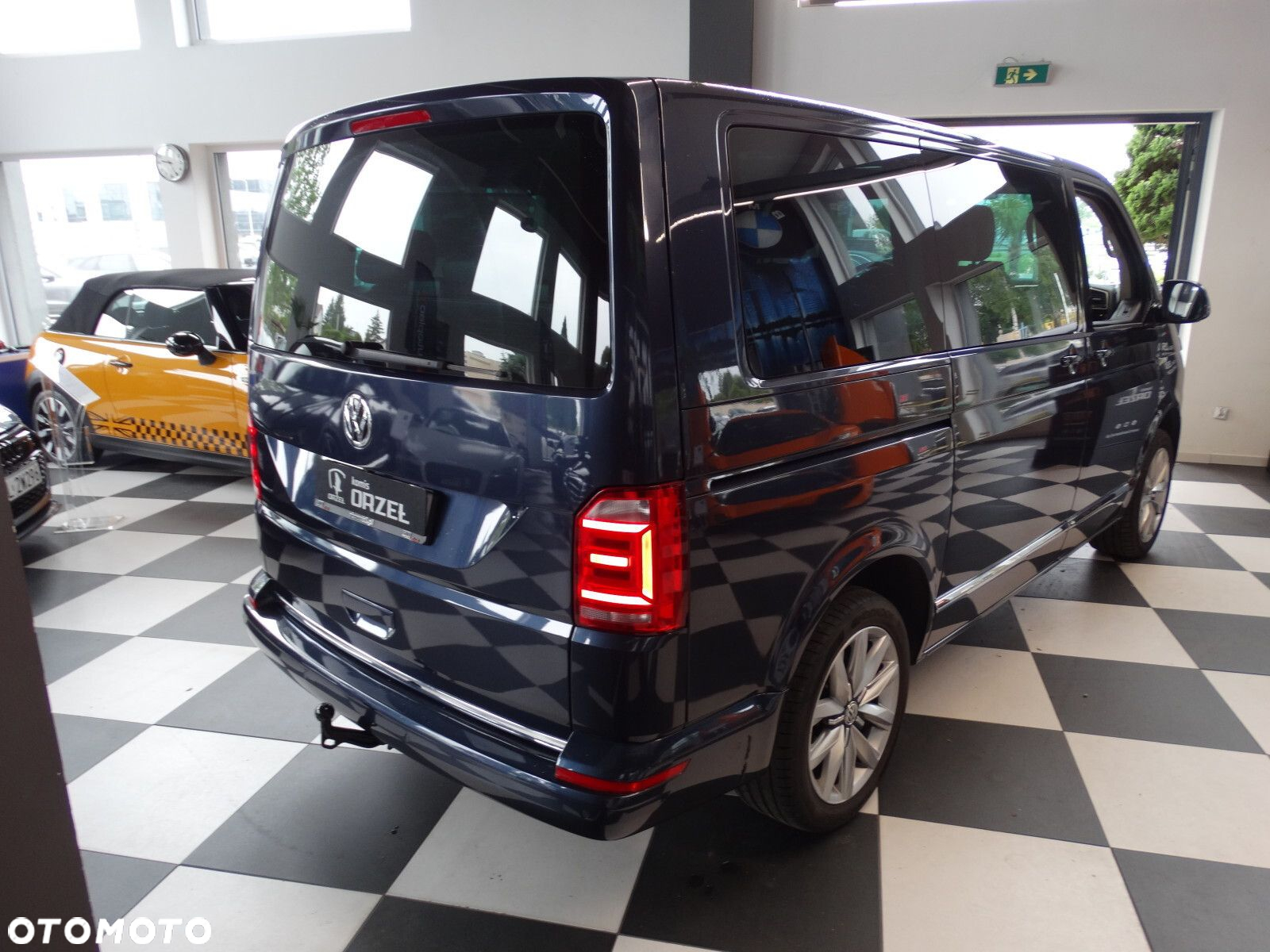 Volkswagen Multivan - 5