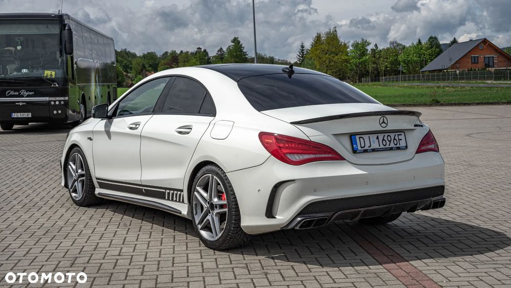 Mercedes-Benz CLA - 12