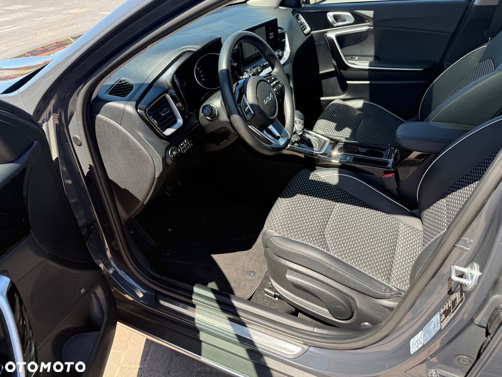 Kia XCeed 1.6 T-GDI L Business Line DCT - 14