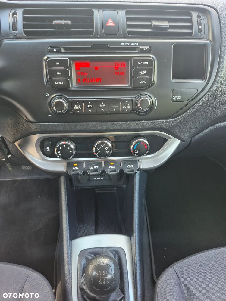 Kia Rio 1.4 Dream Team Edition - 21