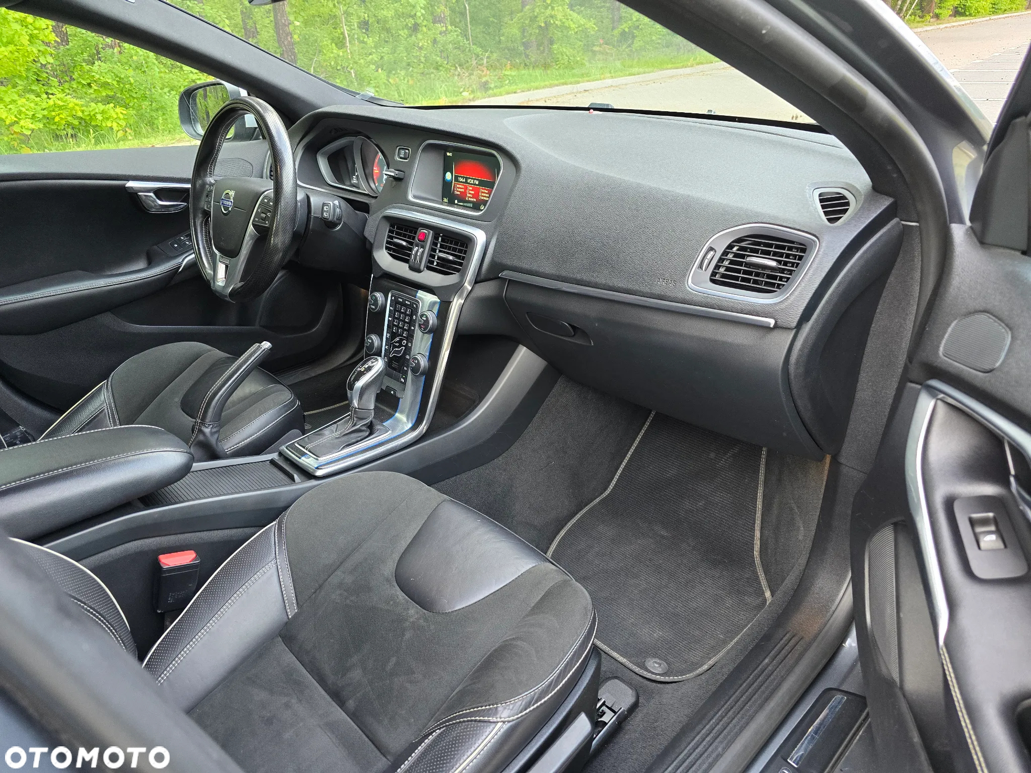Volvo V40 D3 Geartronic RDesign - 13