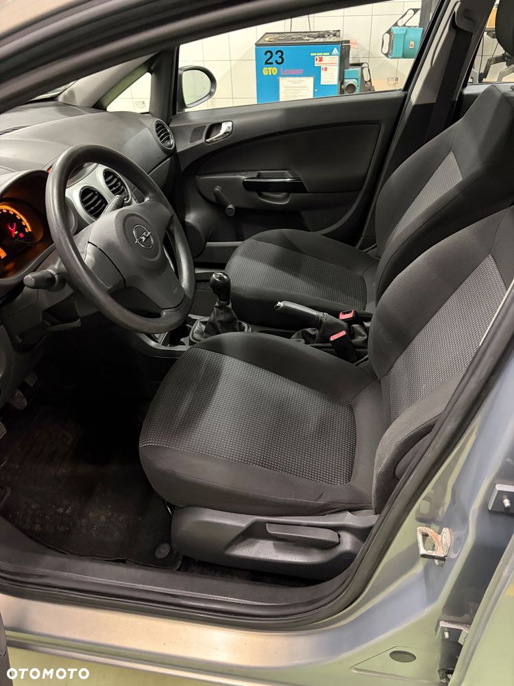 Opel Corsa - 27