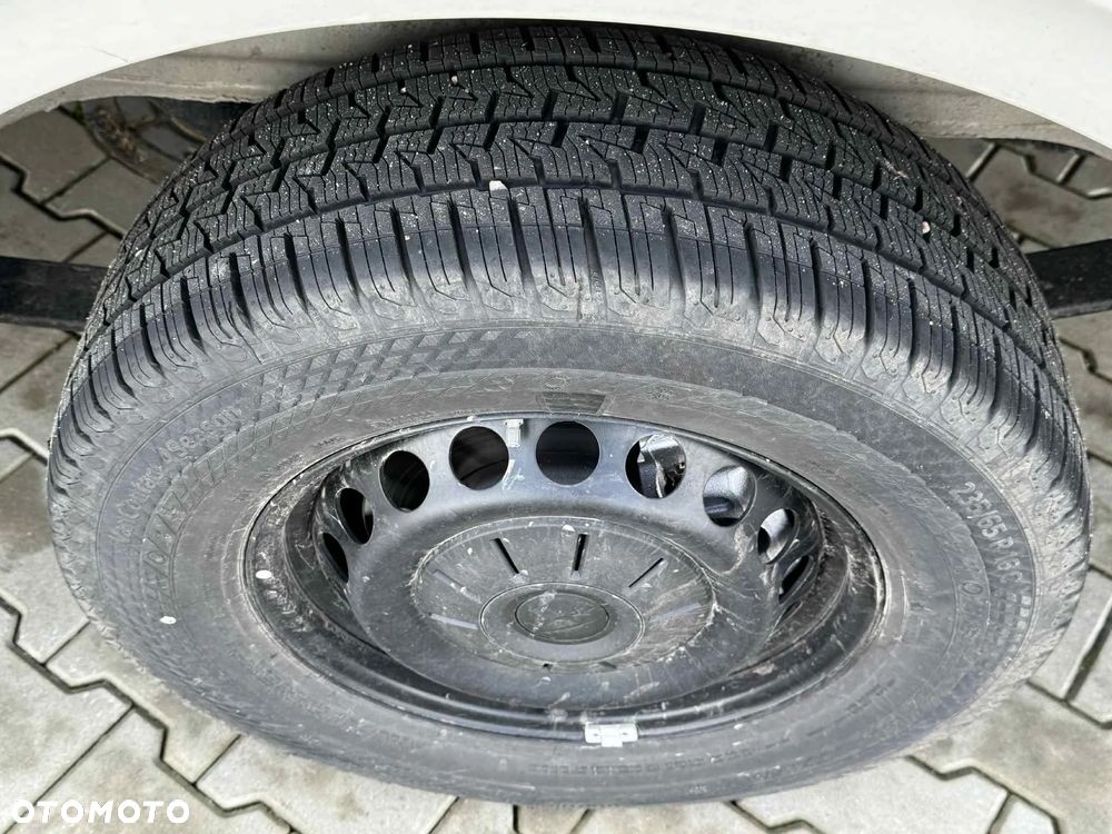 MAN TGE 3.180 FURGON 4x2F SB - 23