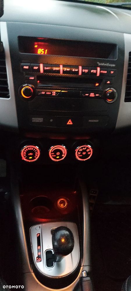 Mitsubishi Outlander 2.4 Intense + EU5 CVT - 32