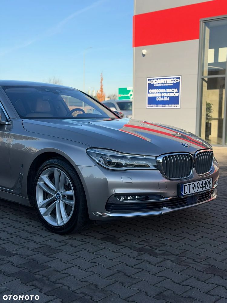 BMW Seria 7 740Li Edition Exclusive - 3