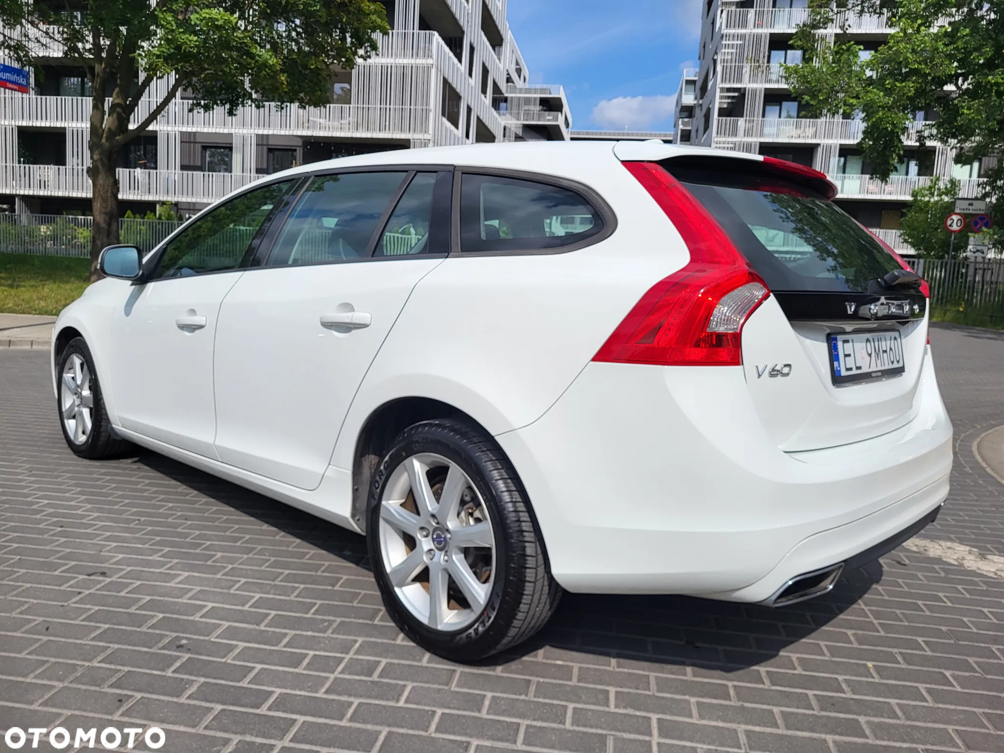 Volvo V60 T5 Drive-E Momentum - 24