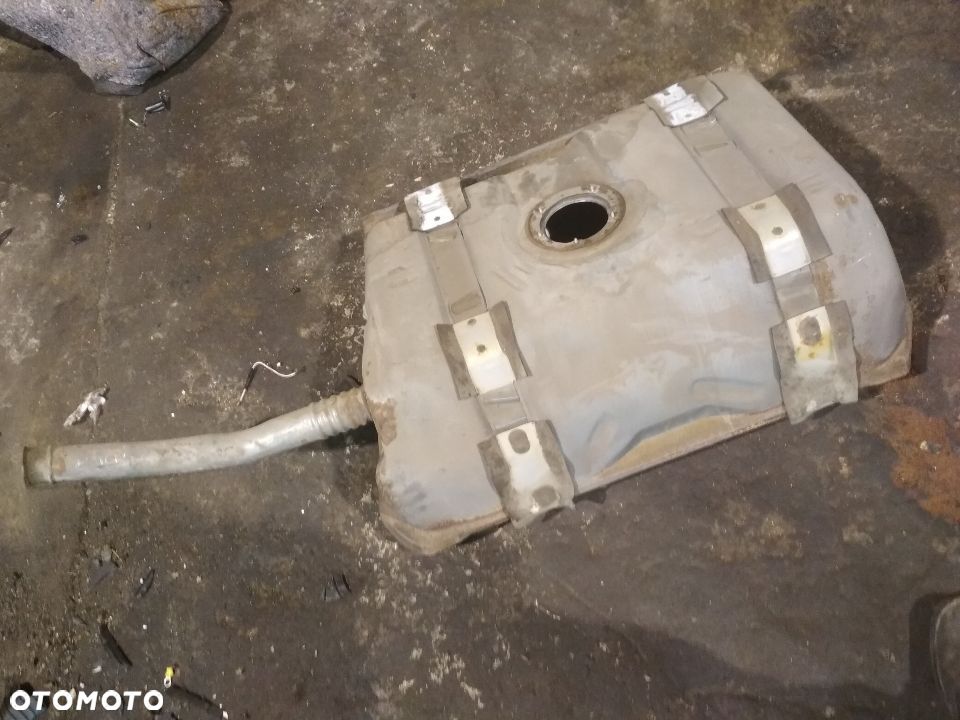 PONTIAC FIREBIRD 4 gen 4th gen 1993–2002 bak zbiornik paliwa ladny camaro chevrolet benzyny 3.4 3.8 5.7 v6 v8 fuel tank 1994 1995 1996 1997 1998 1999 2000 2001 - 2