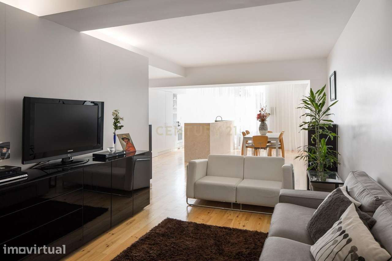 Extraordinário apartamento T3+1 com pátio exterior privado, junto ao C - Grande imagem: 2/19