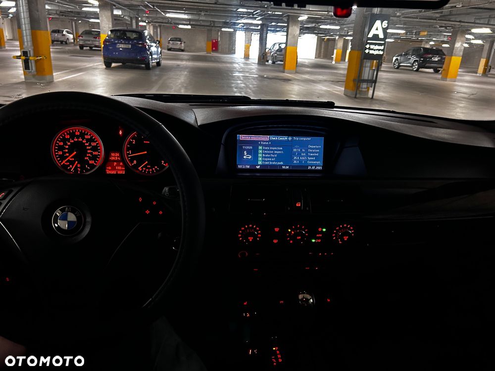 BMW Seria 5 550i Sport-Aut Edition Exclusive - 29