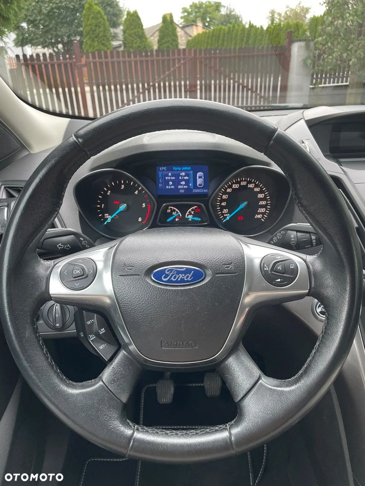 Ford Kuga 2.0 TDCi 2x4 Titanium - 12