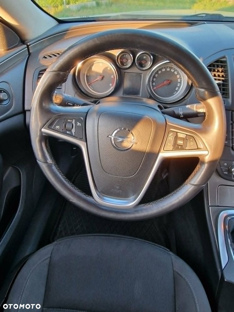 Opel Insignia 2.0 CDTI - 10