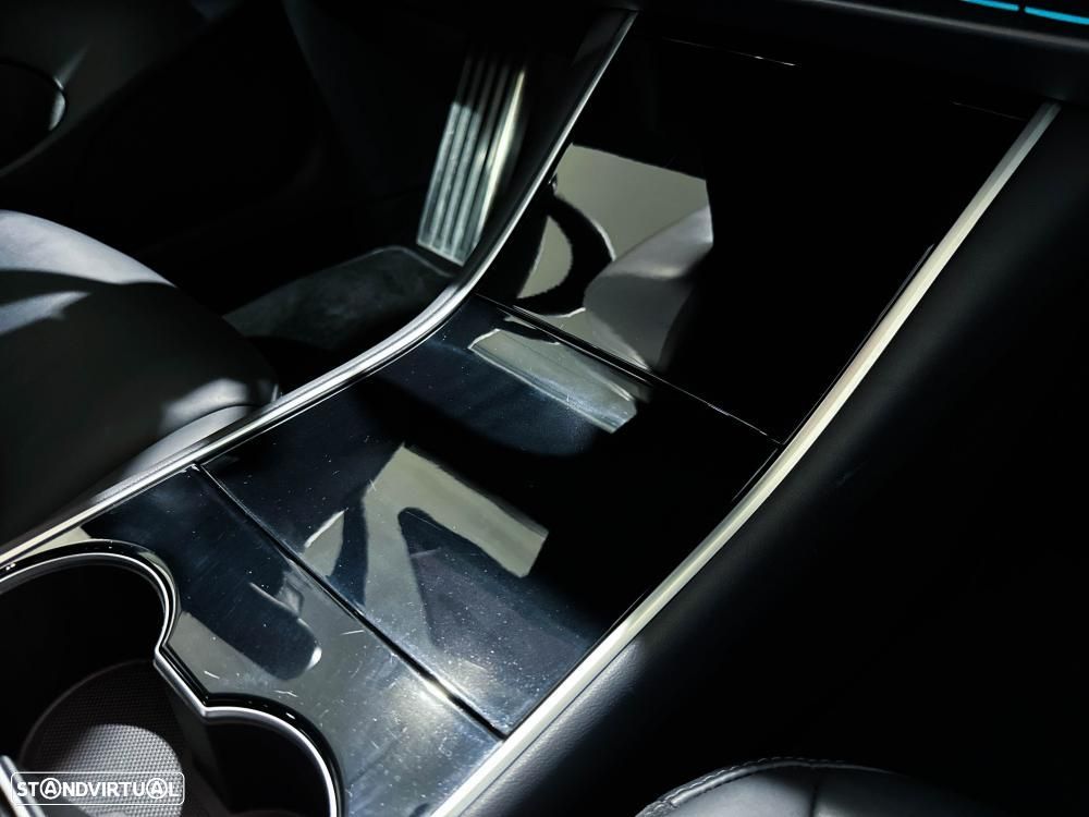 Tesla Model 3 Long-Range Dual Motor AWD - 35
