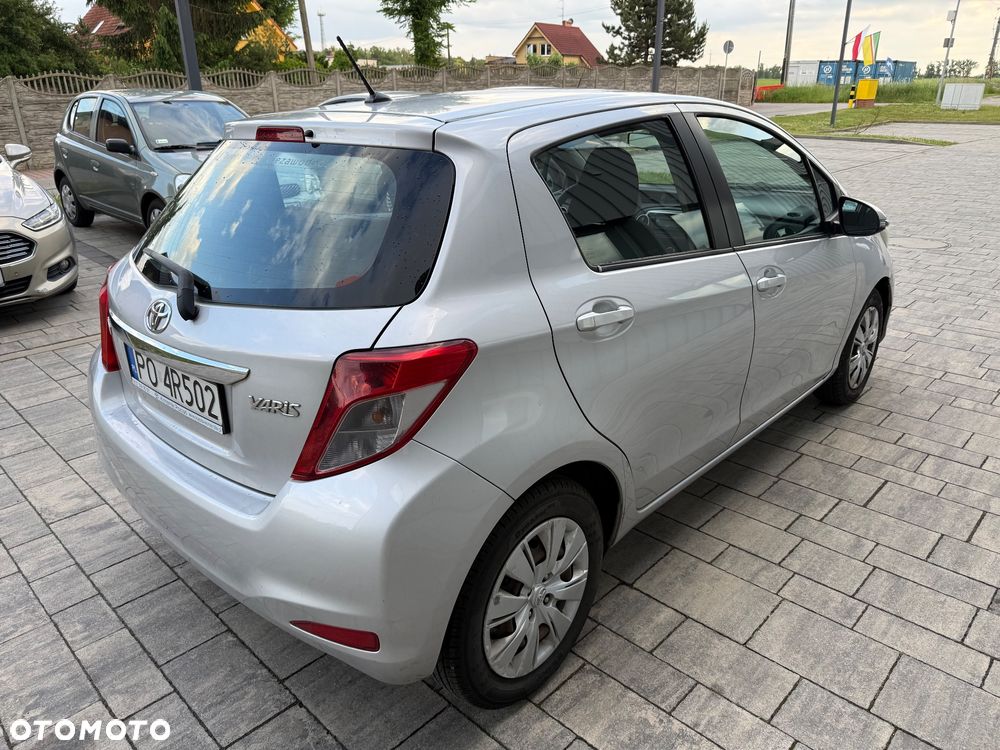 Toyota Yaris 1.33 Premium - 11