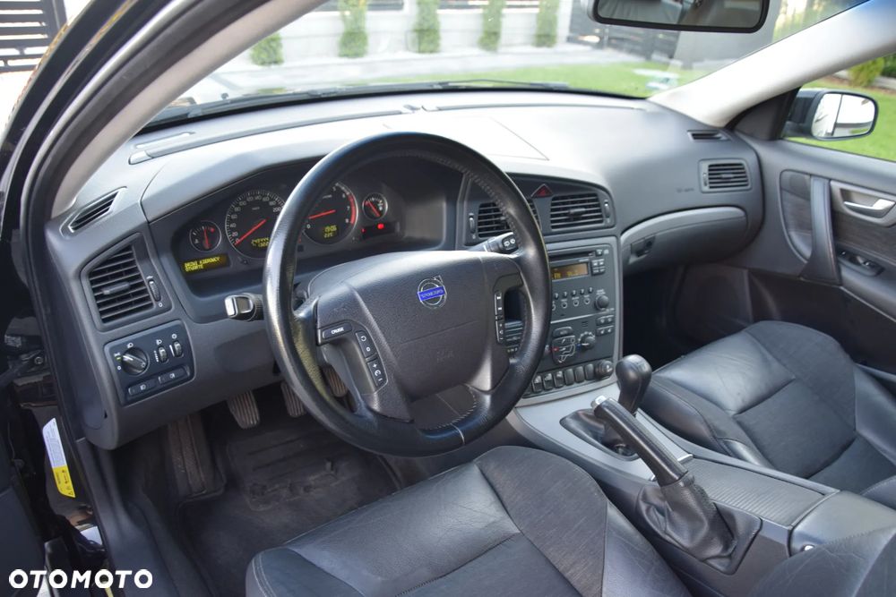 Volvo V70 2.4 Kinetic - 25