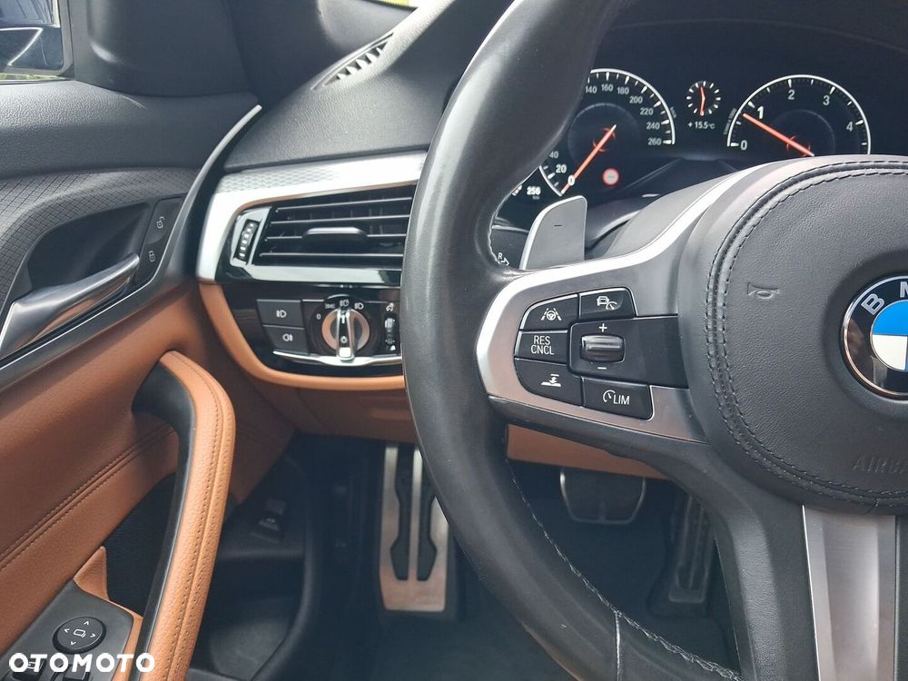 BMW Seria 5 530d xDrive M Sport sport - 17