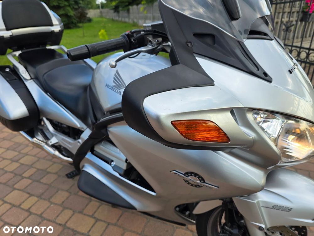 Honda ST - 23
