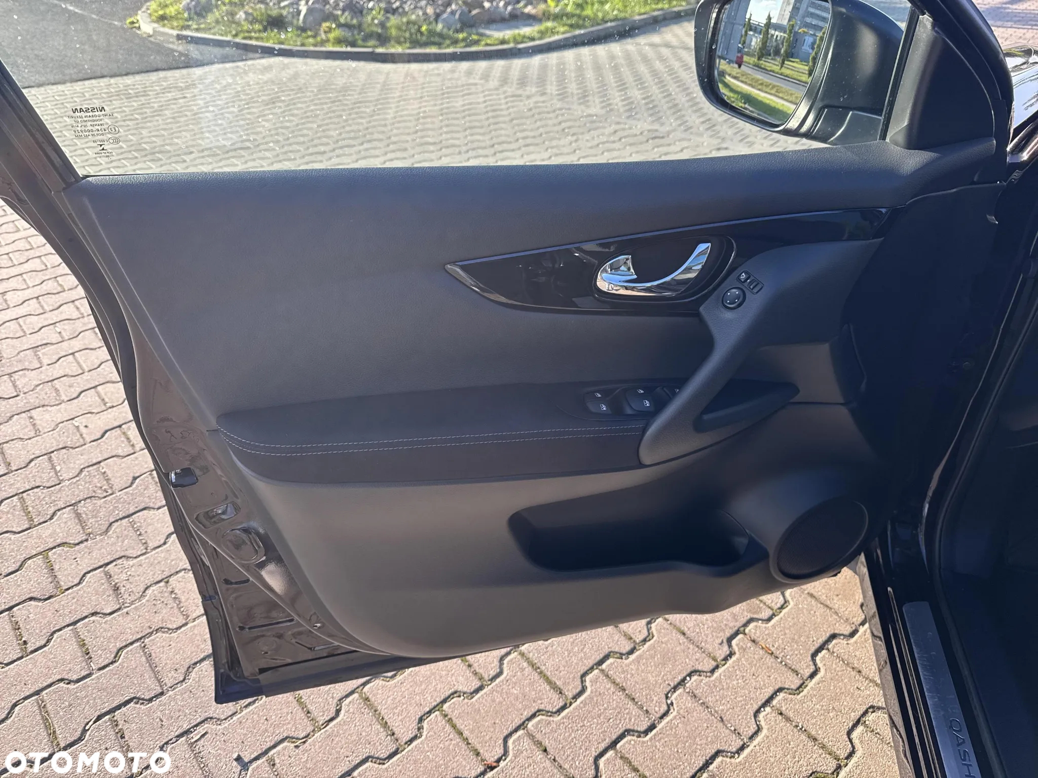 Nissan Qashqai 1.3 DIG-T N-Connecta - 25