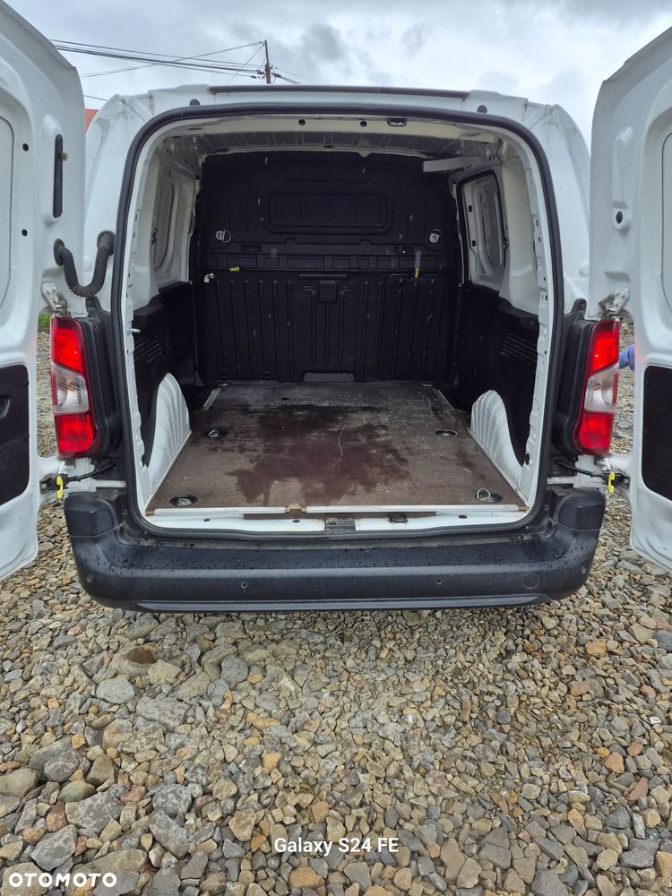 Opel COMBO - 11