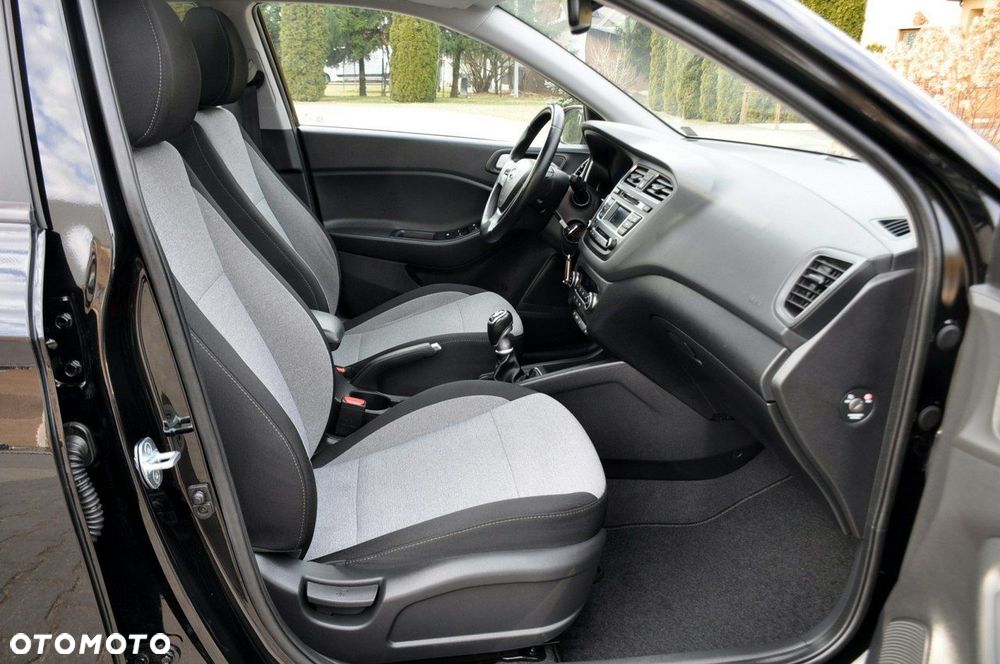 Hyundai i20 - 17