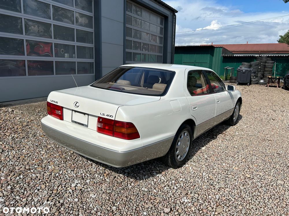 Lexus LS - 4