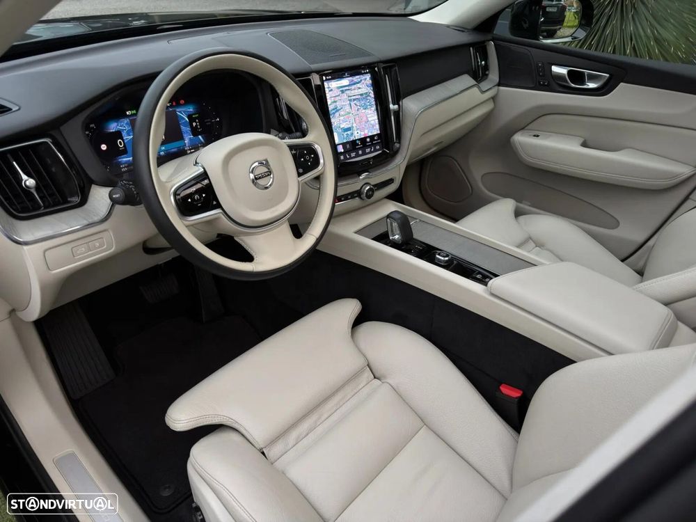Volvo XC 60 2.0 T6 PHEV Plus Dark AWD - 4