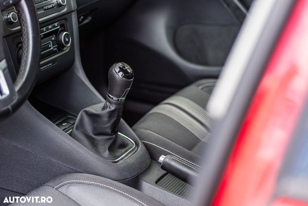 Volkswagen Golf 2.0 TDI DPF MATCH - 25