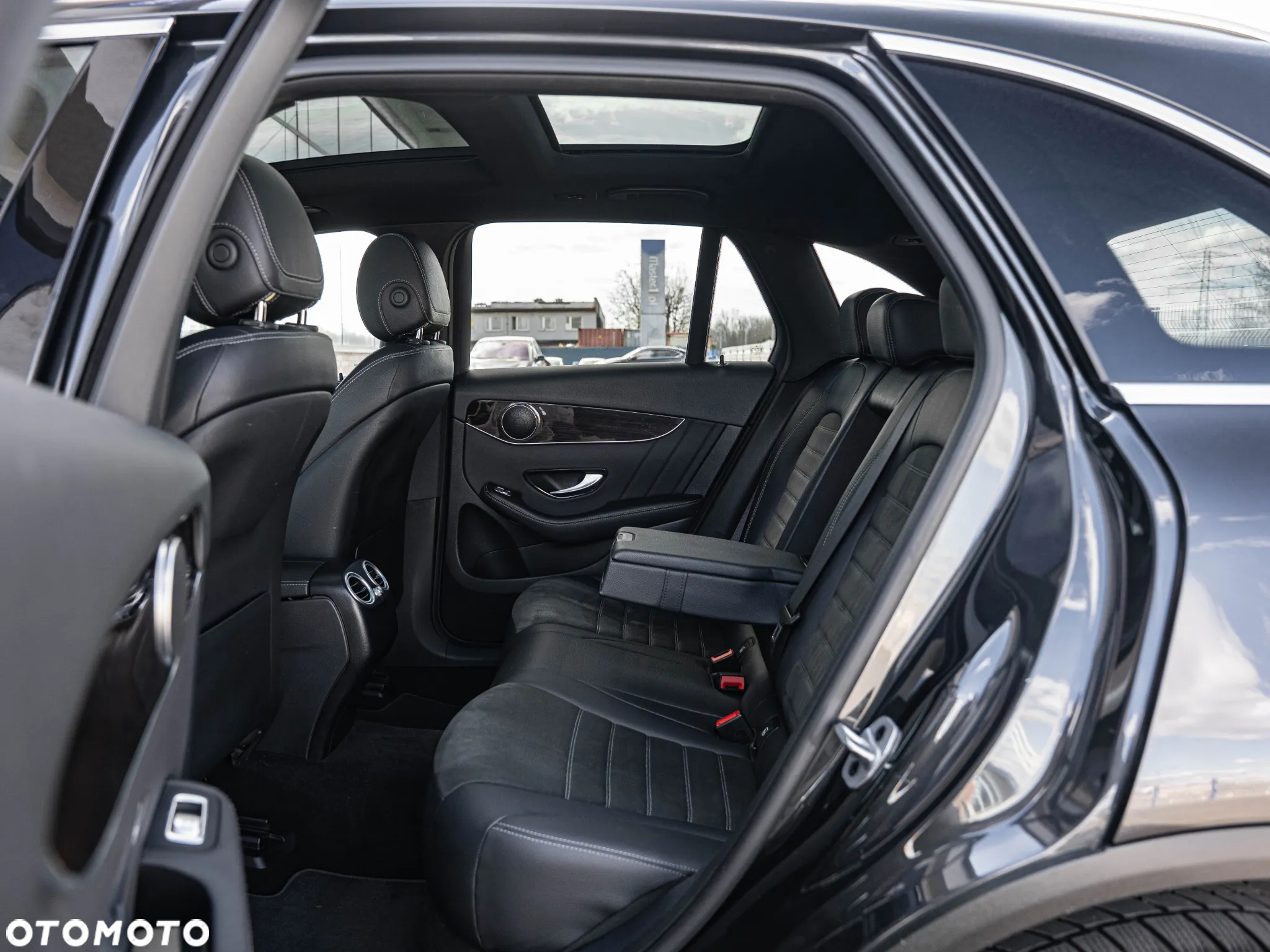 Mercedes-Benz GLC - 30