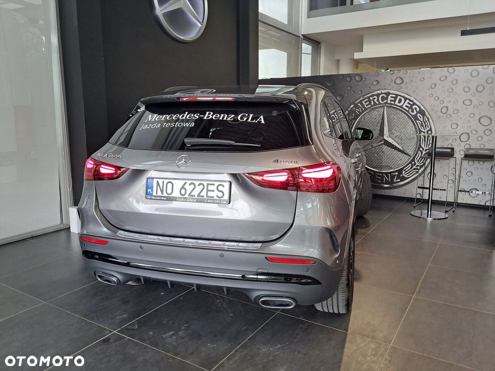 Mercedes-Benz GLA - 19