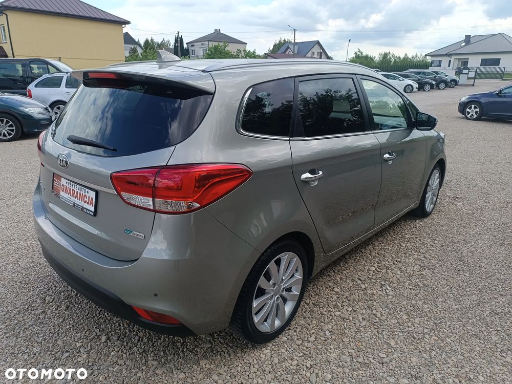 Kia Carens 1.7 CRDi 115 Dream Team Edition - 16