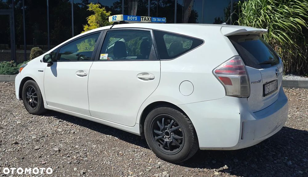 Toyota Prius+ (Hybrid) - 3