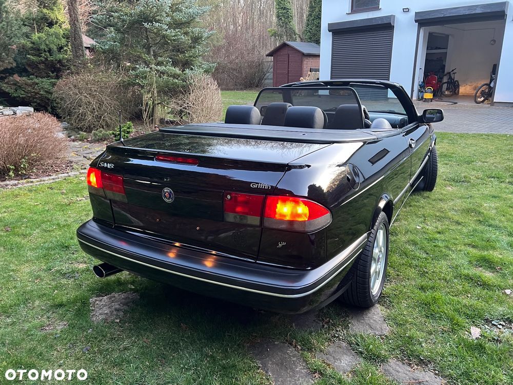 Saab 900 - 25