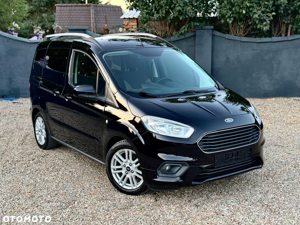 Ford Courier - 12