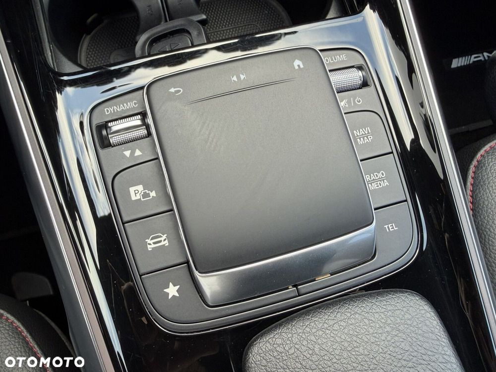 Mercedes-Benz GLB 200 AMG Line 7G-DCT - 36
