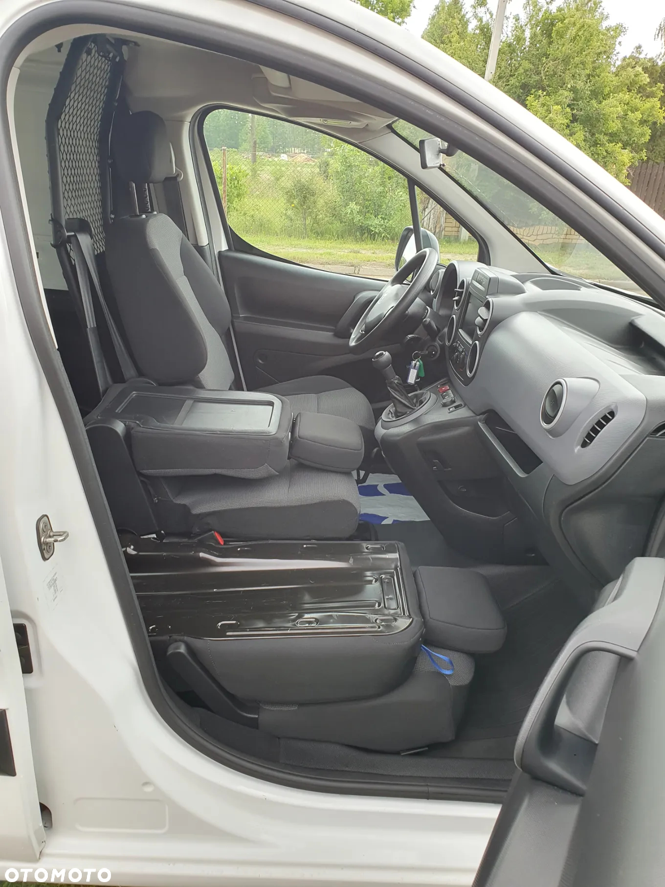 Peugeot PARTNER - 16