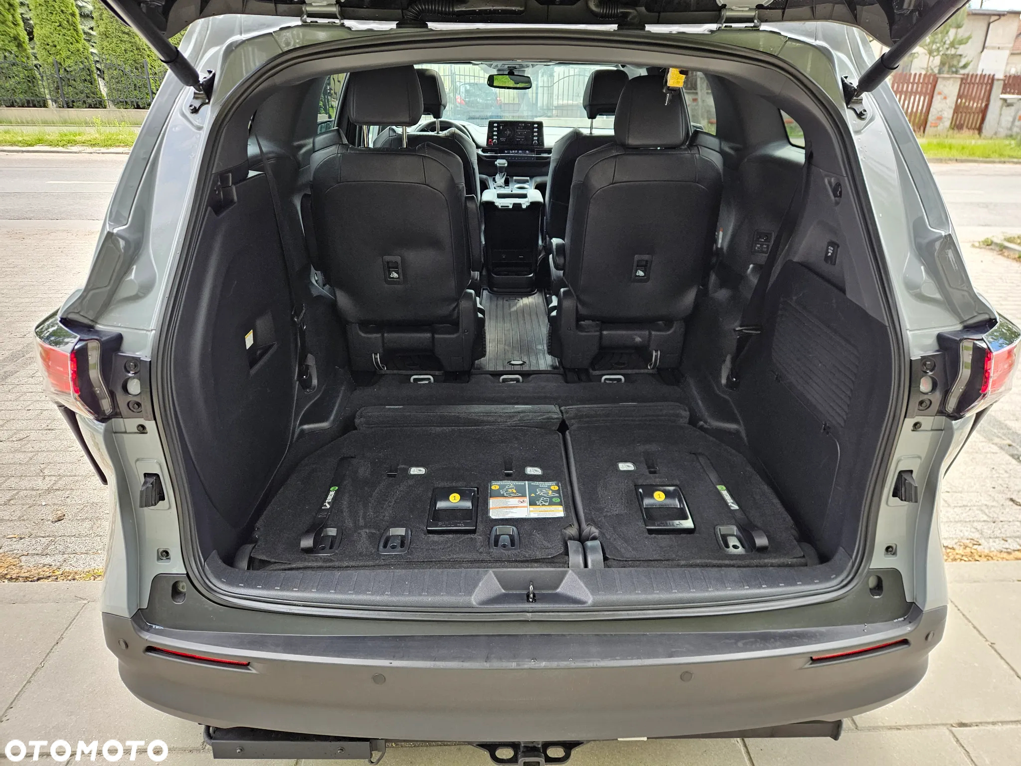 Toyota Sienna - 16