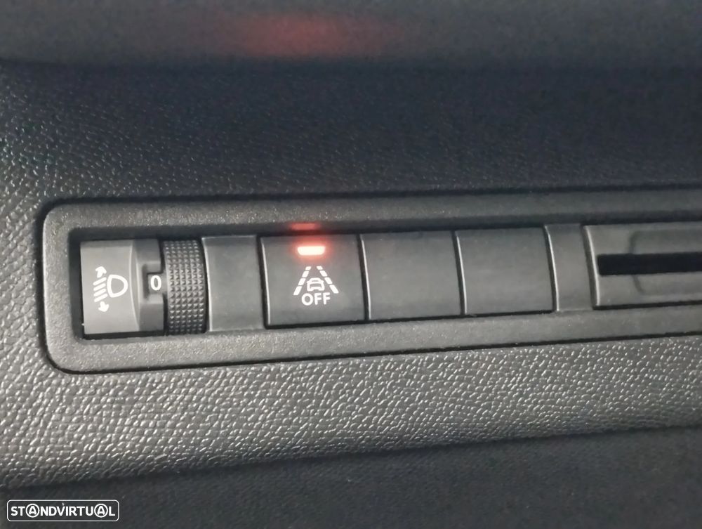 Peugeot 3008 1.5 BlueHDi Allure EAT8 - 18