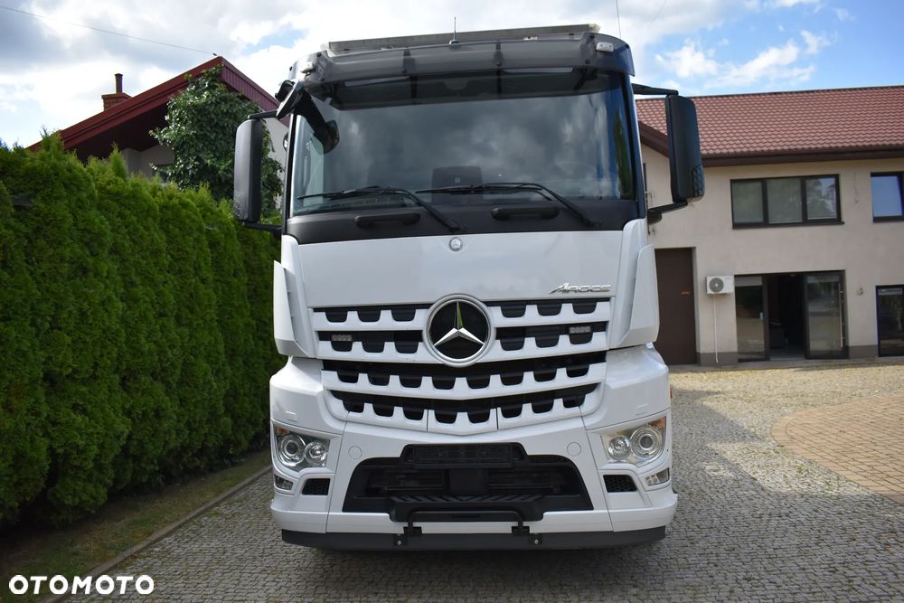 Mercedes-Benz arocs - 3