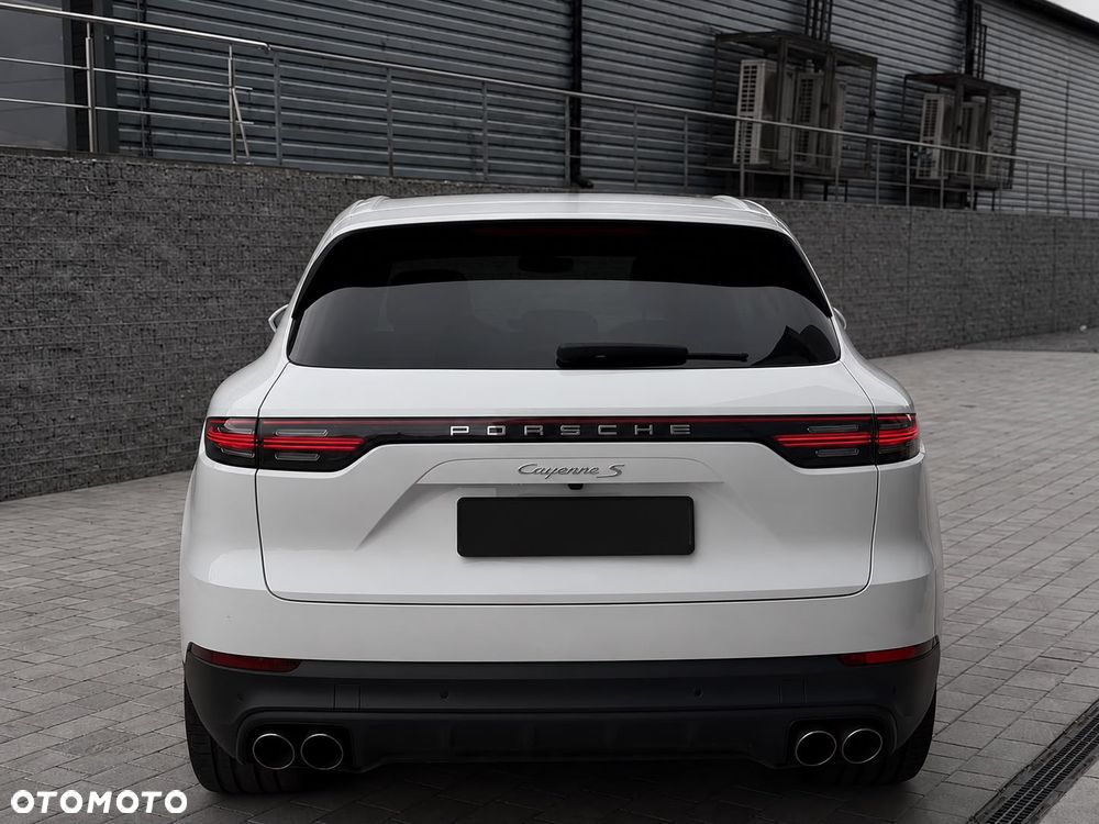 Porsche Cayenne S - 6