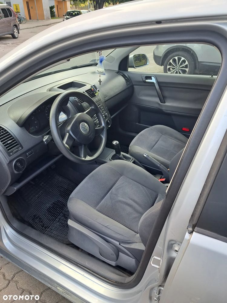 Volkswagen Polo - 4