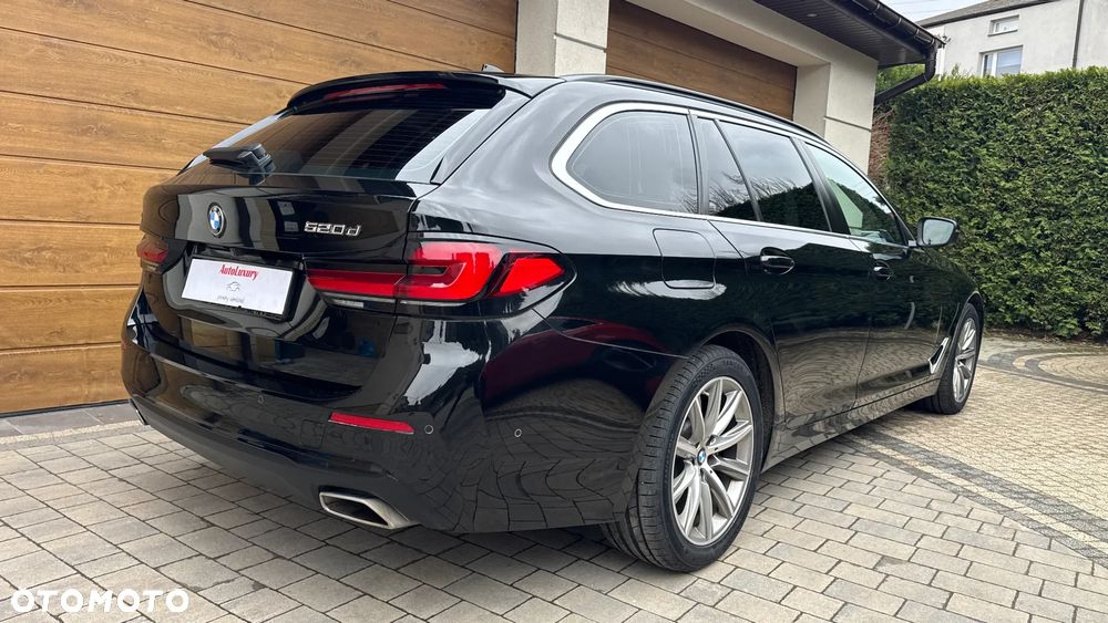BMW Seria 5 520d Sport Line - 12