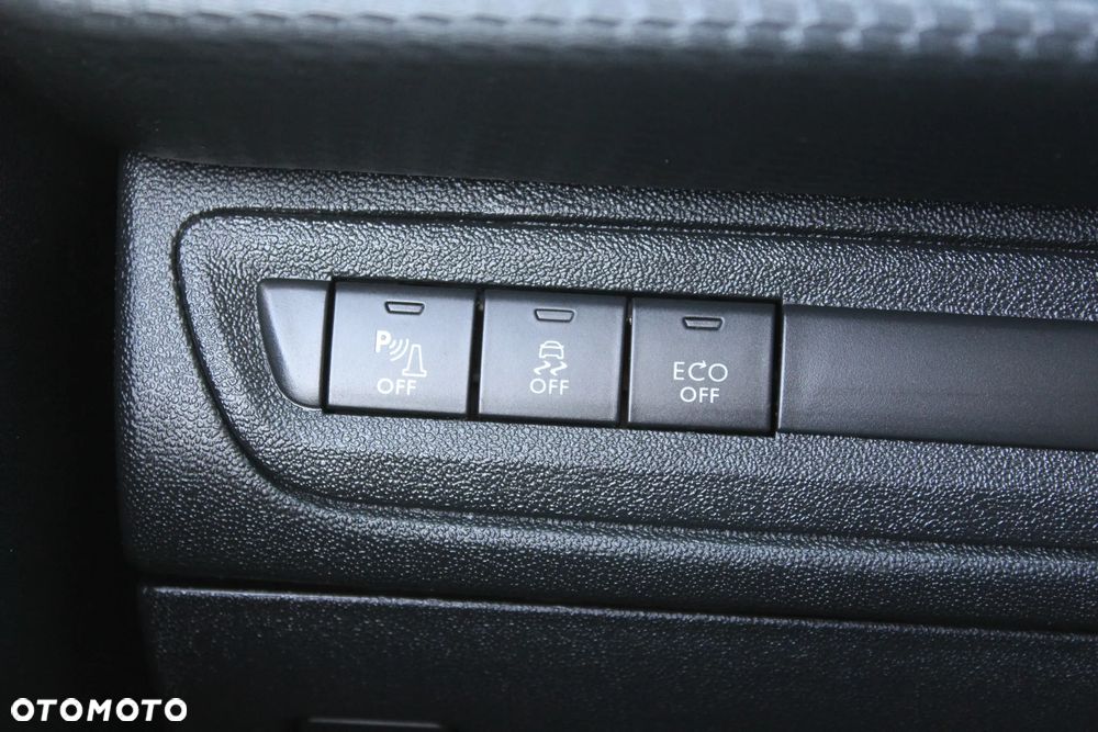 Peugeot 2008 1.6 BlueHDi Style S&S - 23