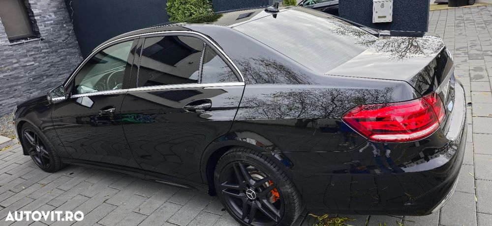 Mercedes-Benz E 220 BlueTEC 4MATIC 7G-TRONIC Edition - 4