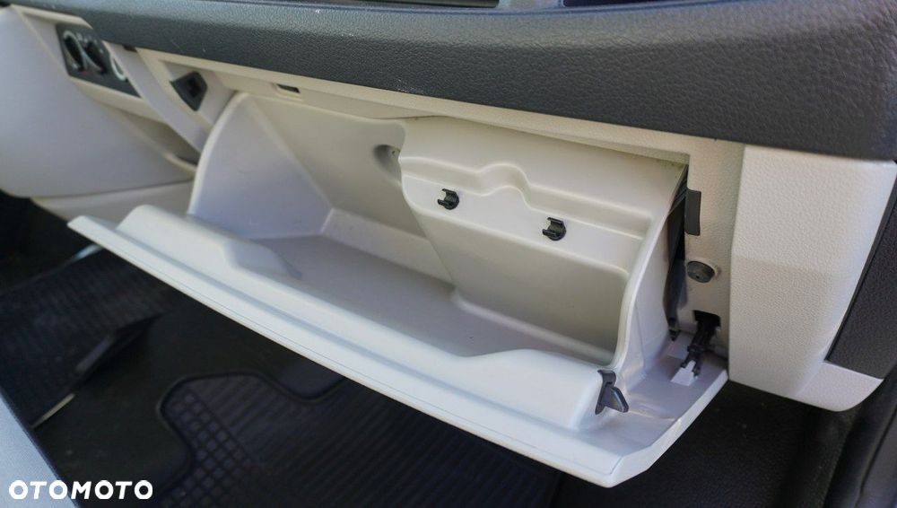 Volkswagen Transporter L2H1 - 16