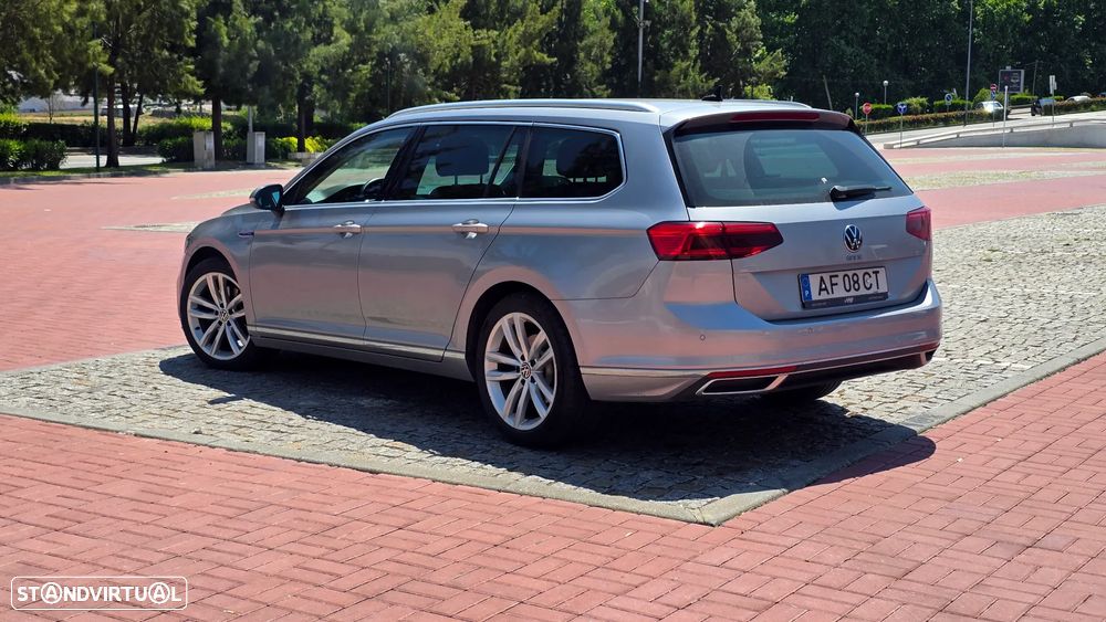 VW Passat Variant - 4