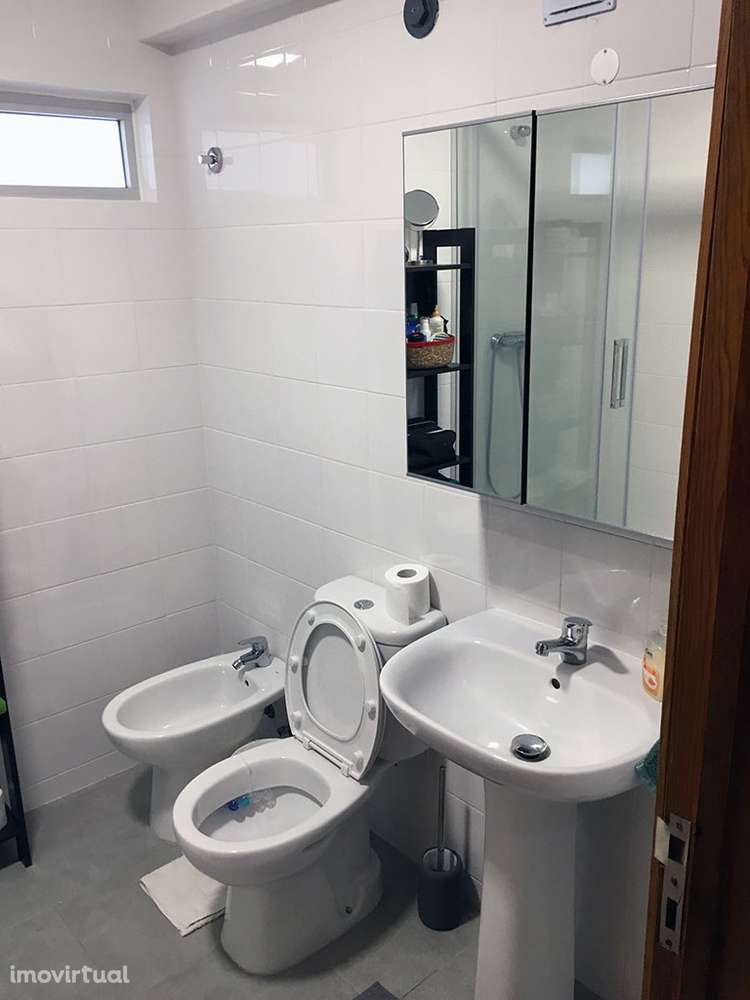 Quarto para arrendar perto do ISEL e RTP - Grande imagem: 4/6