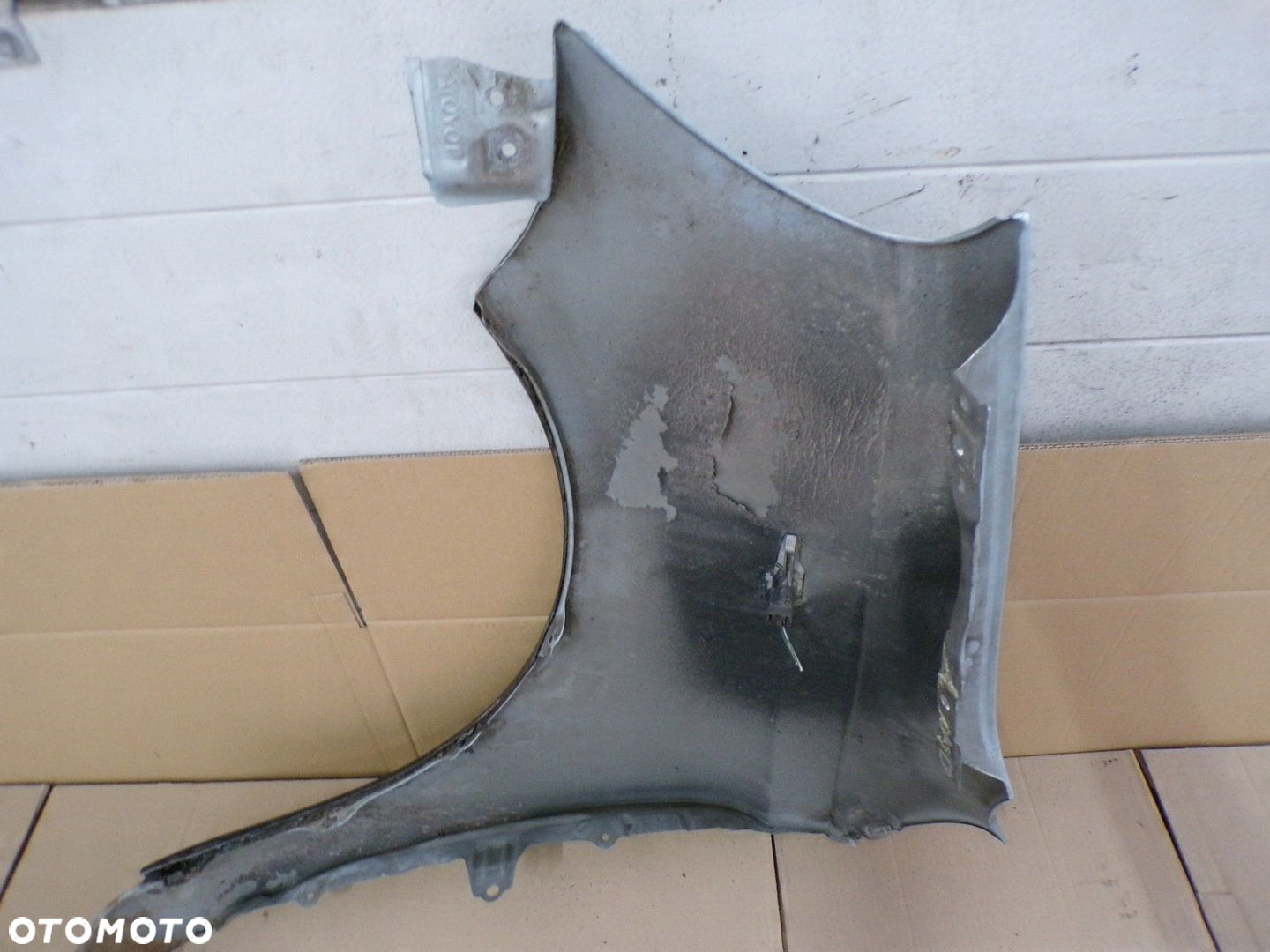 TOYOTA YARIS I LIFT BŁOTNIK PRAWY PRZÓD 8R0 - 8