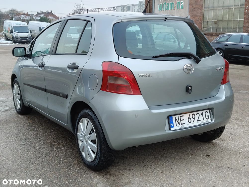 Toyota Yaris 1.3 Luna A/C - 5