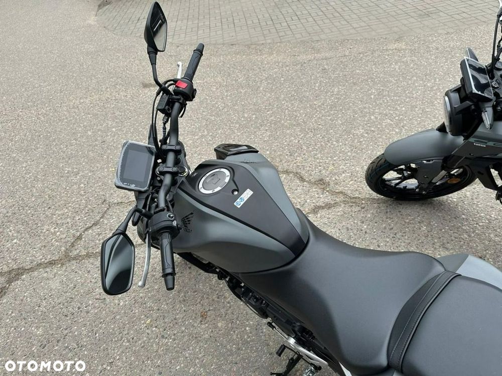 Honda CB - 16